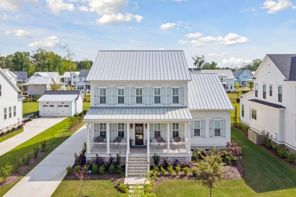 3262 sqft Beautiful White Farmhouse with Charming Front Porch – Farmhouse Home Tour